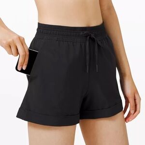 Lululemon spring break away short